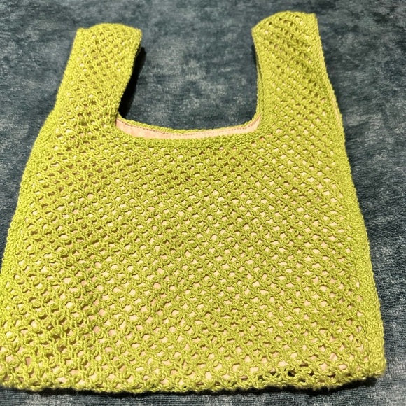 Wild Fable lime green strawberry bag - Picture 3 of 5
